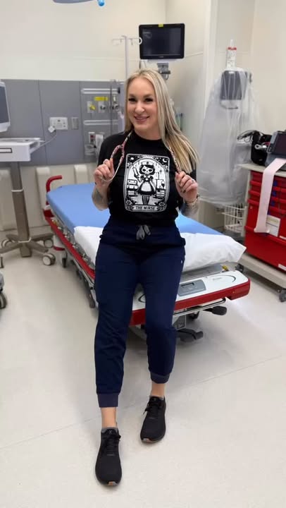 Nurse Tarot Card Tee